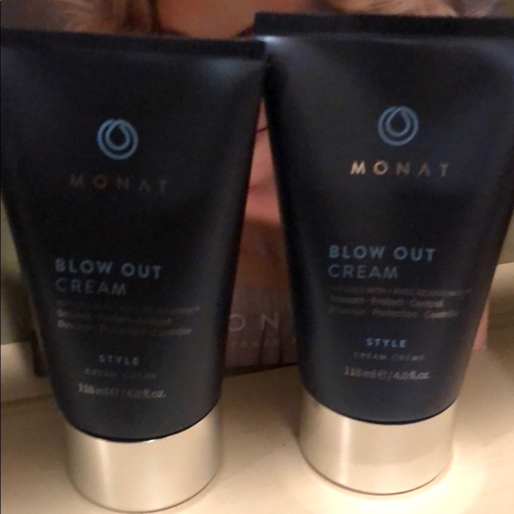 Monat Blow Out hair cream. New/sealed.